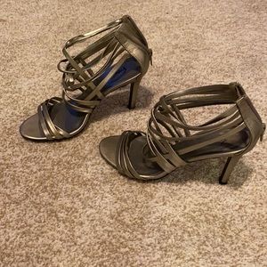 Women’s Fioni shoes, size 5
